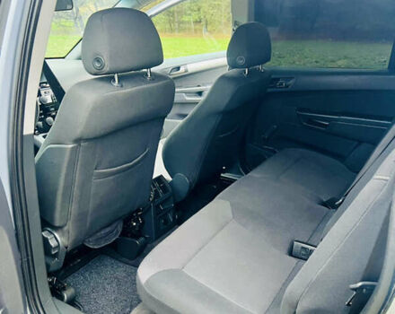 Серый Опель Зафира, объемом двигателя 1.7 л и пробегом 202 тыс. км за 6200 $, фото 8 на Automoto.ua