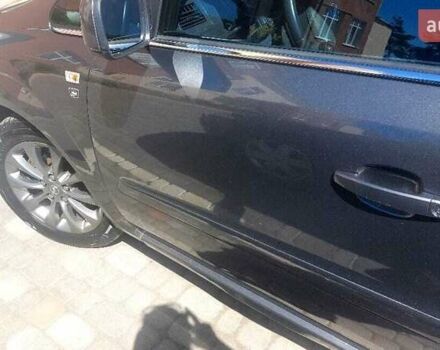 Серый Опель Зафира, объемом двигателя 1.69 л и пробегом 225 тыс. км за 7500 $, фото 1 на Automoto.ua