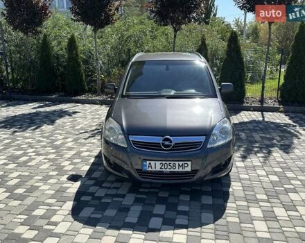 Серый Опель Зафира, объемом двигателя 1.7 л и пробегом 260 тыс. км за 6300 $, фото 2 на Automoto.ua