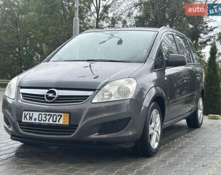 Сірий Опель Зафіра, об'ємом двигуна 1.6 л та пробігом 231 тис. км за 5999 $, фото 1 на Automoto.ua
