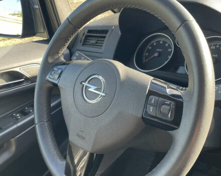 Серый Опель Зафира, объемом двигателя 1.8 л и пробегом 220 тыс. км за 8000 $, фото 23 на Automoto.ua