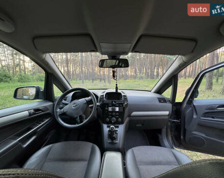 Серый Опель Зафира, объемом двигателя 1.7 л и пробегом 320 тыс. км за 7400 $, фото 50 на Automoto.ua