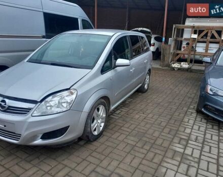 Серый Опель Зафира, объемом двигателя 1.7 л и пробегом 207 тыс. км за 7000 $, фото 2 на Automoto.ua