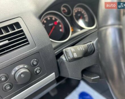 Серый Опель Зафира, объемом двигателя 1.6 л и пробегом 167 тыс. км за 7499 $, фото 53 на Automoto.ua