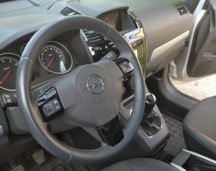 Серый Опель Зафира, объемом двигателя 2.2 л и пробегом 215 тыс. км за 6200 $, фото 16 на Automoto.ua