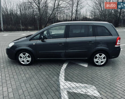 Серый Опель Зафира, объемом двигателя 1.7 л и пробегом 325 тыс. км за 7500 $, фото 3 на Automoto.ua