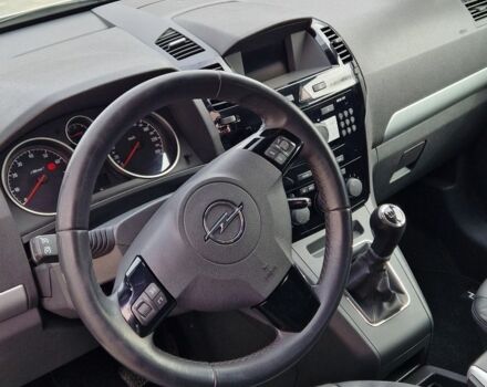 Серый Опель Зафира, объемом двигателя 1.6 л и пробегом 317 тыс. км за 5500 $, фото 14 на Automoto.ua