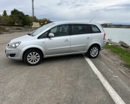 Серый Опель Зафира, объемом двигателя 1.7 л и пробегом 266 тыс. км за 6600 $, фото 6 на Automoto.ua