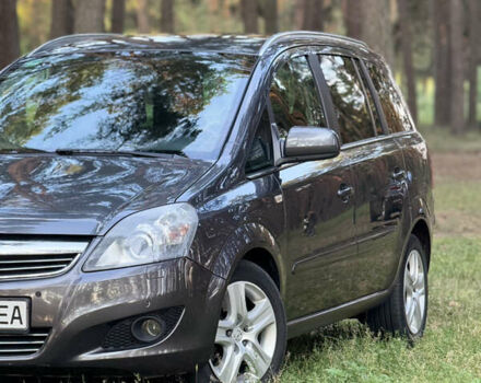 Серый Опель Зафира, объемом двигателя 1.7 л и пробегом 320 тыс. км за 7400 $, фото 7 на Automoto.ua