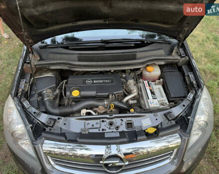 Серый Опель Зафира, объемом двигателя 1.7 л и пробегом 320 тыс. км за 7400 $, фото 60 на Automoto.ua