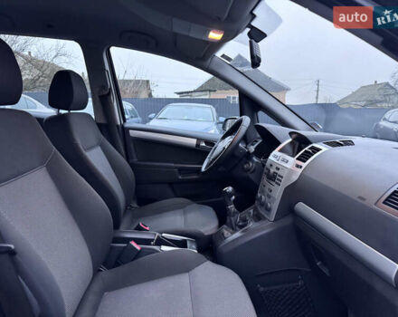 Серый Опель Зафира, объемом двигателя 1.8 л и пробегом 250 тыс. км за 6140 $, фото 28 на Automoto.ua