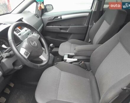 Серый Опель Зафира, объемом двигателя 1.7 л и пробегом 207 тыс. км за 7000 $, фото 11 на Automoto.ua