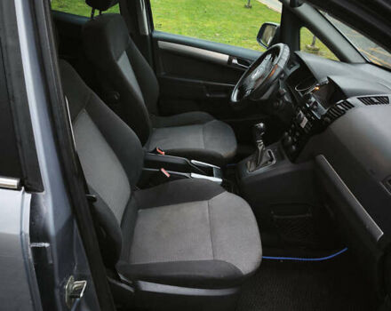 Сірий Опель Зафіра, об'ємом двигуна 1.69 л та пробігом 326 тис. км за 5800 $, фото 21 на Automoto.ua