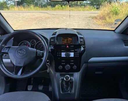 Серый Опель Зафира, объемом двигателя 1.7 л и пробегом 450 тыс. км за 7000 $, фото 7 на Automoto.ua