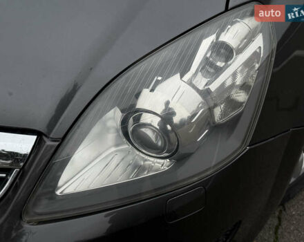 Серый Опель Зафира, объемом двигателя 1.8 л и пробегом 198 тыс. км за 7999 $, фото 2 на Automoto.ua