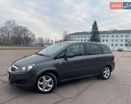 Серый Опель Зафира, объемом двигателя 1.6 л и пробегом 161 тыс. км за 7450 $, фото 3 на Automoto.ua