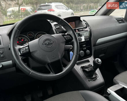 Серый Опель Зафира, объемом двигателя 1.8 л и пробегом 198 тыс. км за 7999 $, фото 22 на Automoto.ua