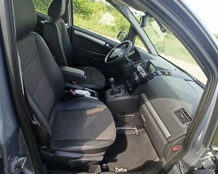 Серый Опель Зафира, объемом двигателя 1.7 л и пробегом 284 тыс. км за 6998 $, фото 19 на Automoto.ua