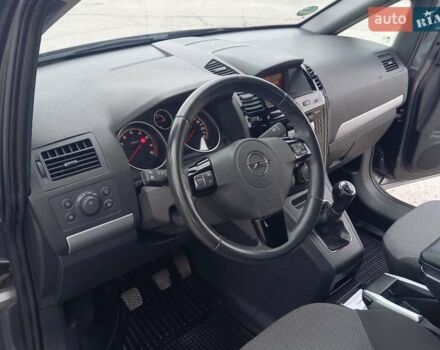 Сірий Опель Зафіра, об'ємом двигуна 1.6 л та пробігом 223 тис. км за 6900 $, фото 19 на Automoto.ua