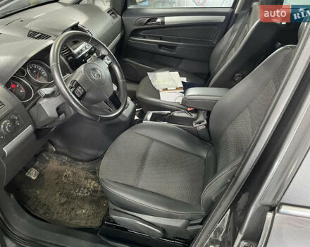 Серый Опель Зафира, объемом двигателя 1.7 л и пробегом 224 тыс. км за 7850 $, фото 4 на Automoto.ua