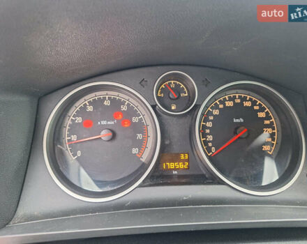 Серый Опель Зафира, объемом двигателя 1.6 л и пробегом 178 тыс. км за 7700 $, фото 14 на Automoto.ua