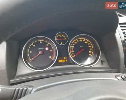 Серый Опель Зафира, объемом двигателя 1.7 л и пробегом 180 тыс. км за 8300 $, фото 9 на Automoto.ua