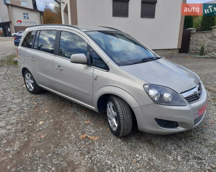 Серый Опель Зафира, объемом двигателя 1.7 л и пробегом 180 тыс. км за 8300 $, фото 19 на Automoto.ua