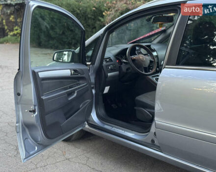 Опель Зафира 2010 в Умани на Automoto.ua Серый Опель Зафира, объемом двигателя 1.8 л и пробегом 174 тыс. км за 6500 $, фото 10 на Automoto.ua