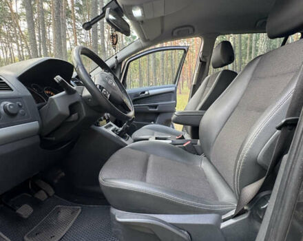 Серый Опель Зафира, объемом двигателя 1.7 л и пробегом 320 тыс. км за 7400 $, фото 38 на Automoto.ua