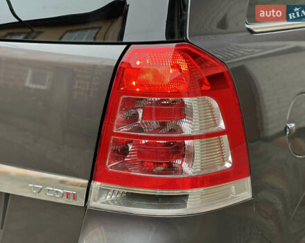 Серый Опель Зафира, объемом двигателя 1.7 л и пробегом 191 тыс. км за 7900 $, фото 31 на Automoto.ua