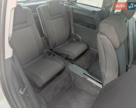 Серый Опель Зафира, объемом двигателя 1.69 л и пробегом 277 тыс. км за 6800 $, фото 15 на Automoto.ua