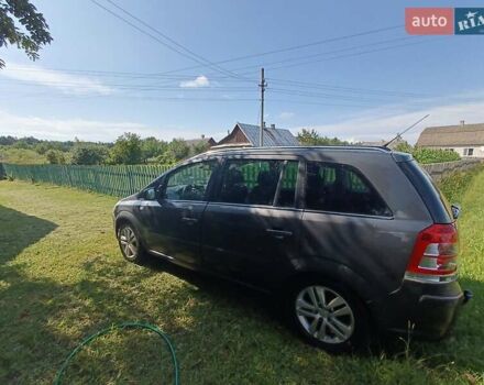 Серый Опель Зафира, объемом двигателя 1.7 л и пробегом 275 тыс. км за 6700 $, фото 3 на Automoto.ua