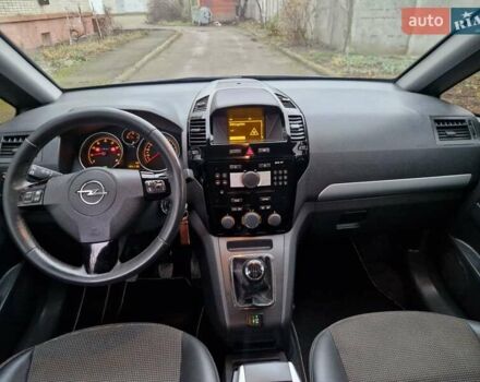 Серый Опель Зафира, объемом двигателя 1.8 л и пробегом 154 тыс. км за 7700 $, фото 39 на Automoto.ua