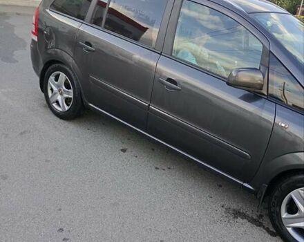 Серый Опель Зафира, объемом двигателя 1.7 л и пробегом 298 тыс. км за 6100 $, фото 4 на Automoto.ua