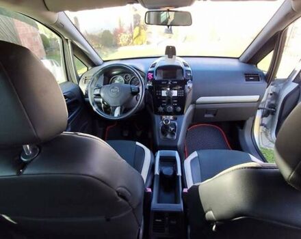 Серый Опель Зафира, объемом двигателя 1.91 л и пробегом 195 тыс. км за 6500 $, фото 4 на Automoto.ua