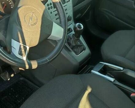 Серый Опель Зафира, объемом двигателя 1.8 л и пробегом 212 тыс. км за 6500 $, фото 20 на Automoto.ua