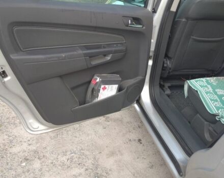 Серый Опель Зафира, объемом двигателя 2.2 л и пробегом 215 тыс. км за 6200 $, фото 3 на Automoto.ua