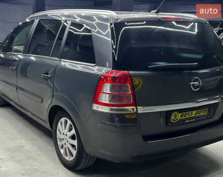 Серый Опель Зафира, объемом двигателя 1.91 л и пробегом 172 тыс. км за 8200 $, фото 3 на Automoto.ua
