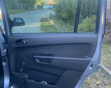 Серый Опель Зафира, объемом двигателя 1.7 л и пробегом 180 тыс. км за 6700 $, фото 17 на Automoto.ua