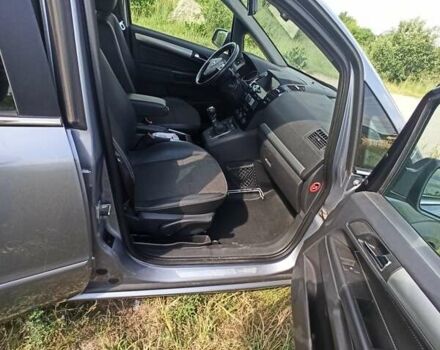 Серый Опель Зафира, объемом двигателя 1.7 л и пробегом 284 тыс. км за 6998 $, фото 23 на Automoto.ua