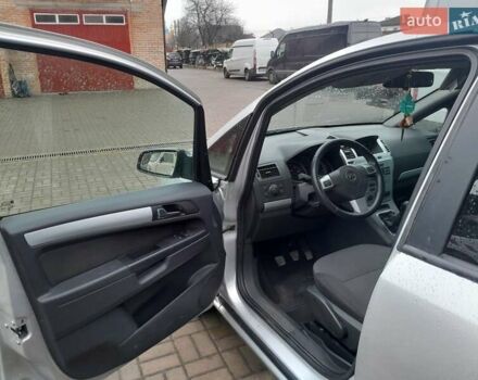 Серый Опель Зафира, объемом двигателя 1.7 л и пробегом 207 тыс. км за 7000 $, фото 8 на Automoto.ua