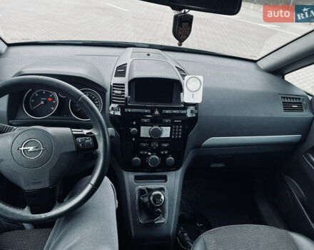 Серый Опель Зафира, объемом двигателя 1.7 л и пробегом 325 тыс. км за 7500 $, фото 13 на Automoto.ua