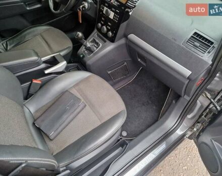 Серый Опель Зафира, объемом двигателя 1.8 л и пробегом 154 тыс. км за 7700 $, фото 29 на Automoto.ua