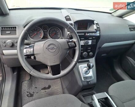 Серый Опель Зафира, объемом двигателя 1.8 л и пробегом 227 тыс. км за 7600 $, фото 10 на Automoto.ua