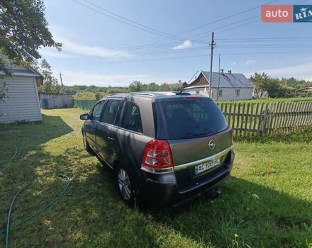 Серый Опель Зафира, объемом двигателя 1.7 л и пробегом 275 тыс. км за 6700 $, фото 2 на Automoto.ua
