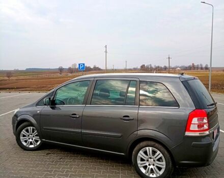 Серый Опель Зафира, объемом двигателя 1.7 л и пробегом 230 тыс. км за 6900 $, фото 3 на Automoto.ua