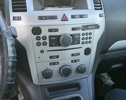 Серый Опель Зафира, объемом двигателя 1.7 л и пробегом 298 тыс. км за 6100 $, фото 16 на Automoto.ua