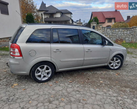 Серый Опель Зафира, объемом двигателя 1.7 л и пробегом 180 тыс. км за 8300 $, фото 17 на Automoto.ua