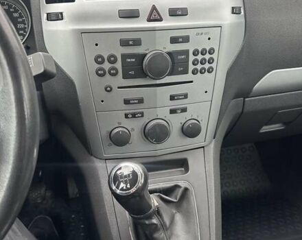 Сірий Опель Зафіра, об'ємом двигуна 1.6 л та пробігом 231 тис. км за 5999 $, фото 32 на Automoto.ua