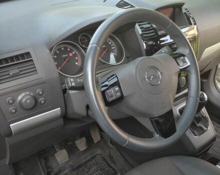 Серый Опель Зафира, объемом двигателя 2.2 л и пробегом 215 тыс. км за 6200 $, фото 1 на Automoto.ua
